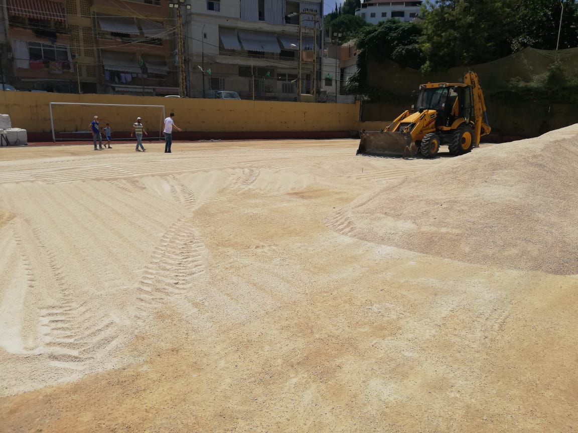 Football Lebanon - الغازية يطلق تمارينه على البحر  وتجديد الملعب بدعم الرئيس بري 