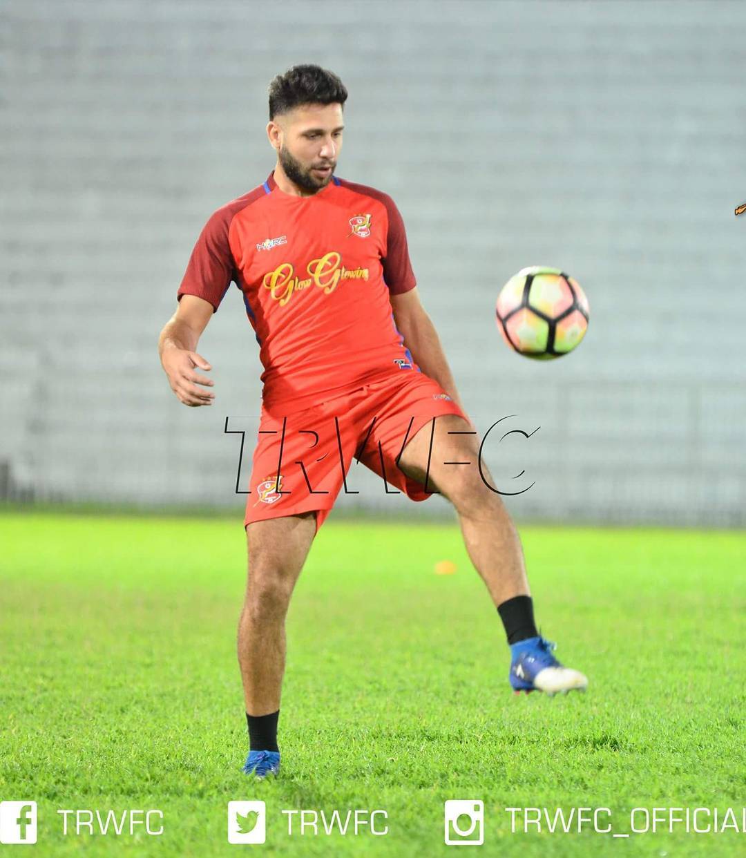 Football Lebanon - أبو بكر المل إلى الإحتراف مرة ثانية