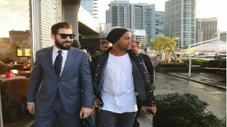 Football Lebanon - بيكيه سيزور لبنان لتكريم عنتر في مباراة استعراضية