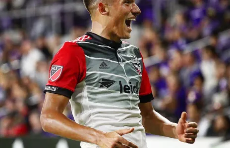 Football Lebanon - أسعد ينال جائزة AT&T لأجمل هدف