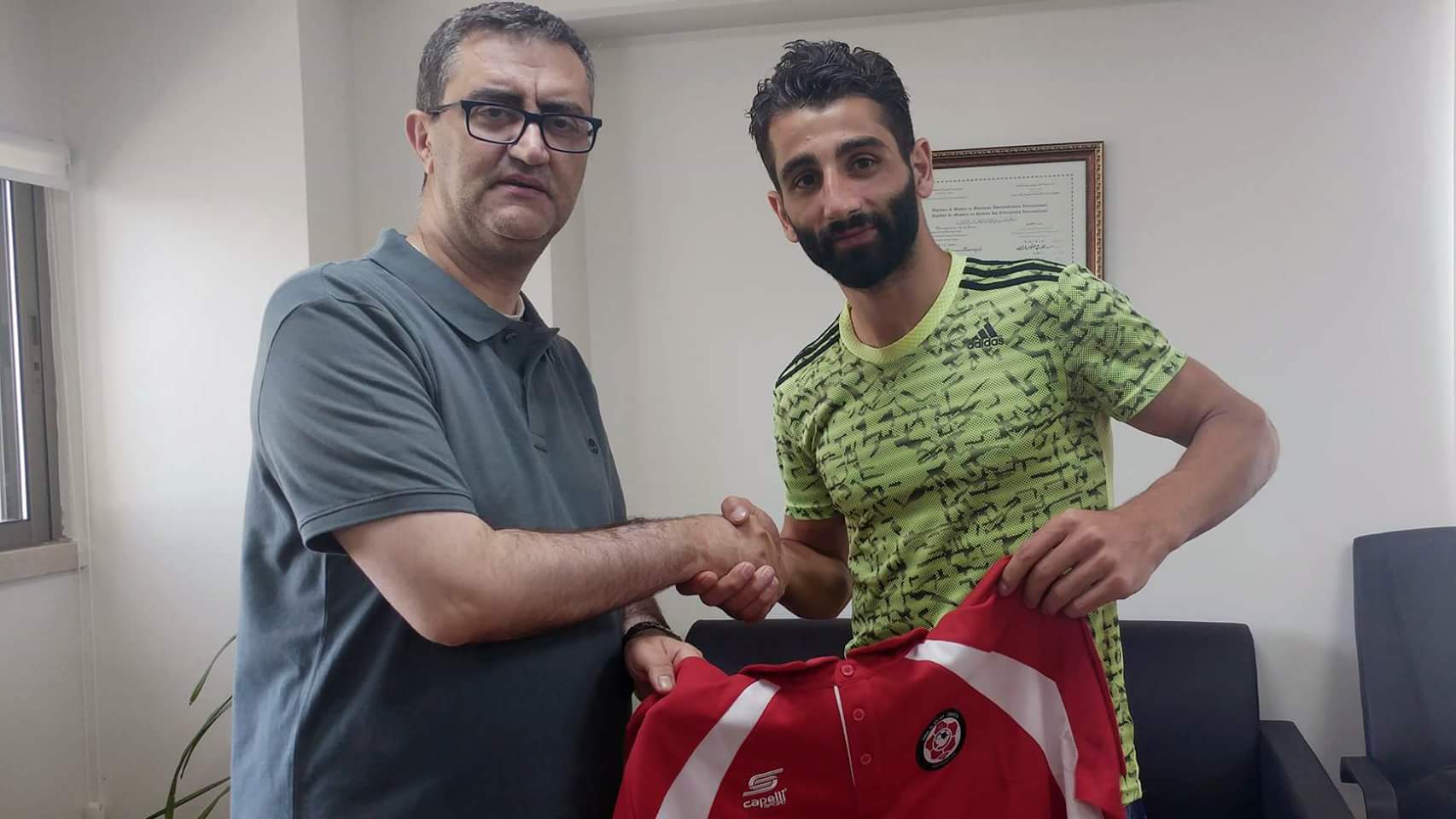 Football Lebanon - السلام يخطف هداف الراسينغ بضربة معلم من الأبونا