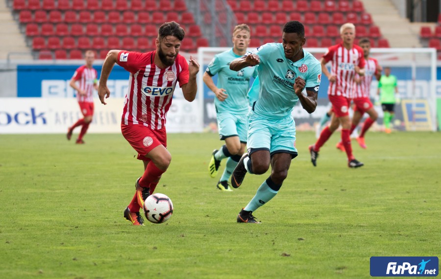 Football Lebanon - أخبار المحترفين | محسن قائداً في هامبورغ وأبيلا في سانتوس ولطيف حارساً في الدوري الأوكراني