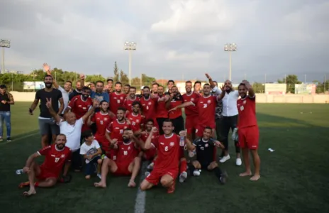 Football Lebanon - الجيل الذهبي للإخاء إلى عرش الذهب في النهائي الحلم المرتقب! 