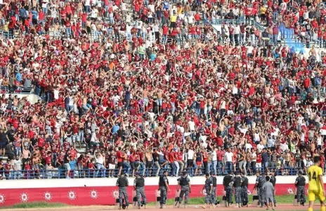 Football Lebanon - تغريم النجمة وإيقاف مساعد مدرب السلام