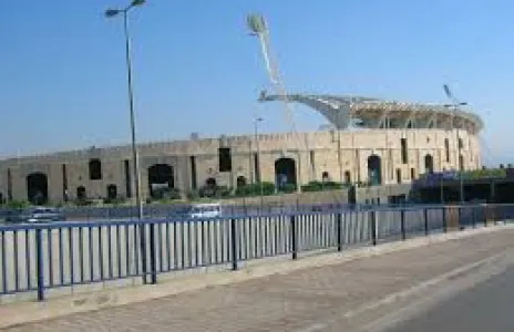 Football Lebanon - الأبواب مغلقة في وجه الجمهور !!