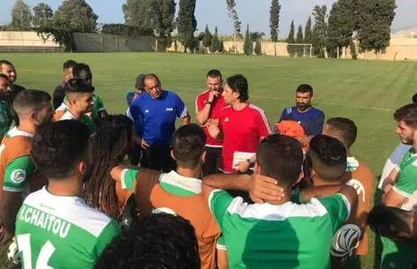 Football Lebanon - خلاف بين أبو زمع وأحد لاعبي الأنصار