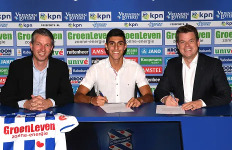 Football Lebanon - مهاجم لبناني إلى الدوري الهولندي