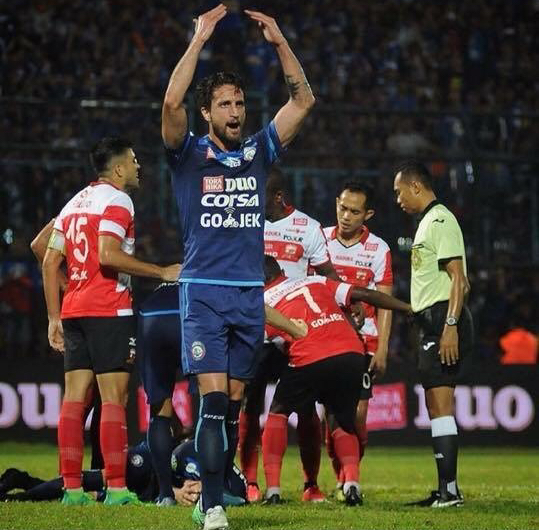 Football Lebanon - خاص Football Lebanon | مفاوضات بين العهد والساحل من أجل نور الدين