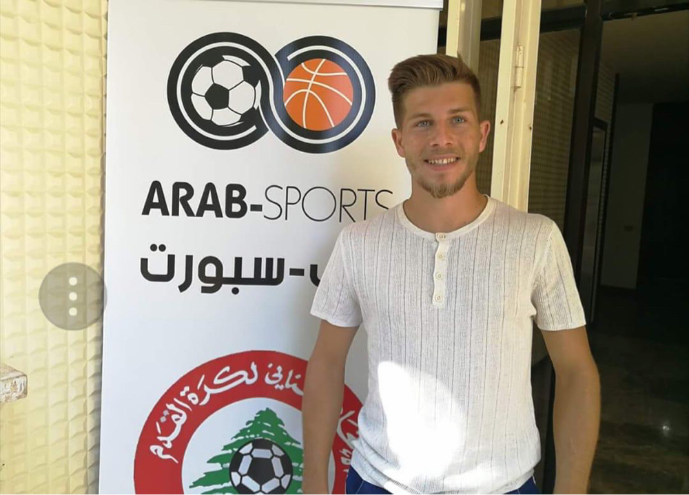 Football Lebanon - شباب الساحل يخطف مدافع الانصار الواعد