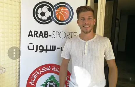 Football Lebanon - شباب الساحل يخطف مدافع الانصار الواعد