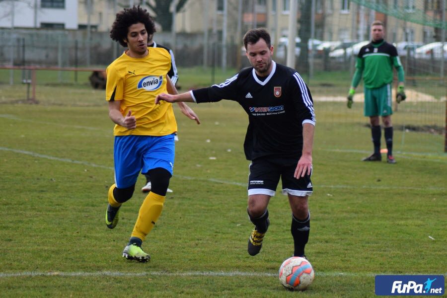Football Lebanon - لبنانيون يافعون ... محترفون في الظل