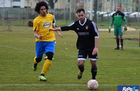 Football Lebanon - لبنانيون يافعون ... محترفون في الظل