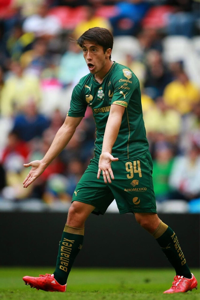 Football Lebanon - أبيلا يقطع الطريق أمام منتخب لبنان