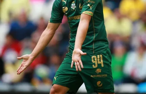 Football Lebanon - أبيلا يقطع الطريق أمام منتخب لبنان