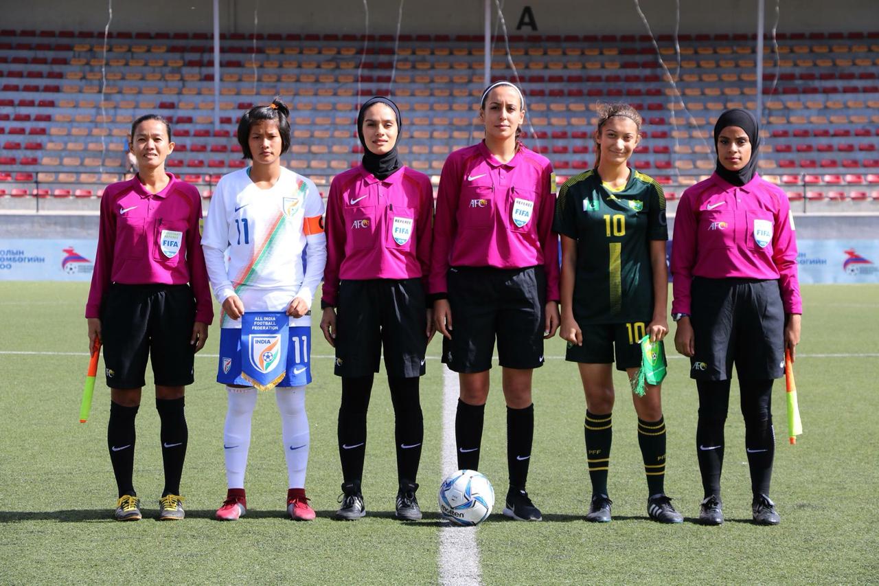 Football Lebanon - دموع البقار حكماً في أربع مباريات آسيوية