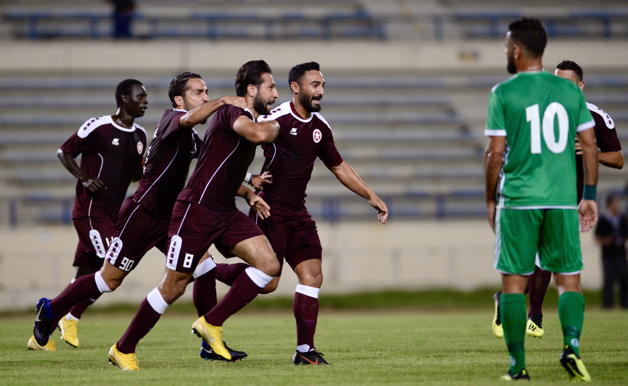 Football Lebanon - غياب المل 15 يوم عن الملاعب