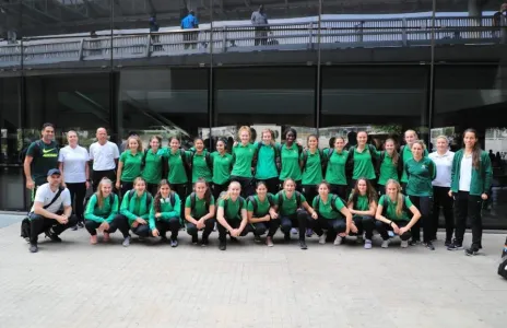 Football Lebanon - وصول بعثة شابات استراليا