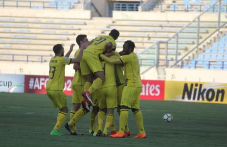 Football Lebanon - قمة مسائية على ملعب المدينة