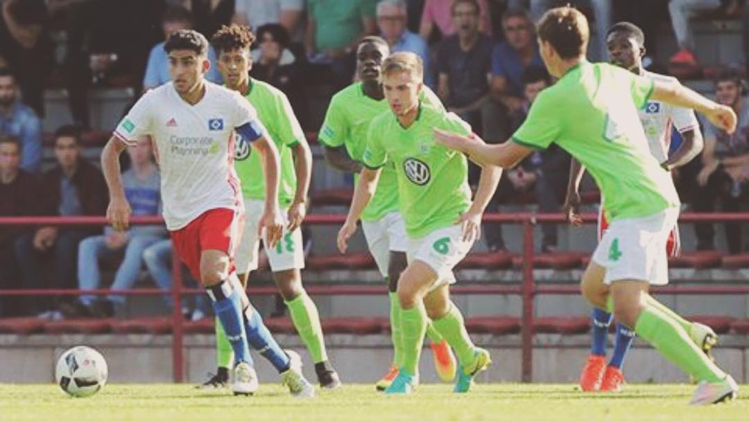 Football Lebanon - لبنانيون يافعون ... محترفون في الظل