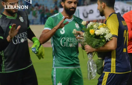 Football Lebanon - عطايا يهدي الورود لزملائه السابقين