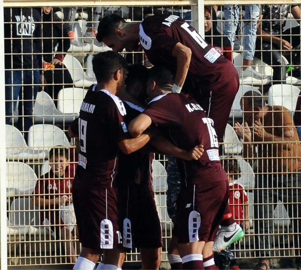 Football Lebanon - النجمة يهزم الساحل ويحافظ على الصدارة