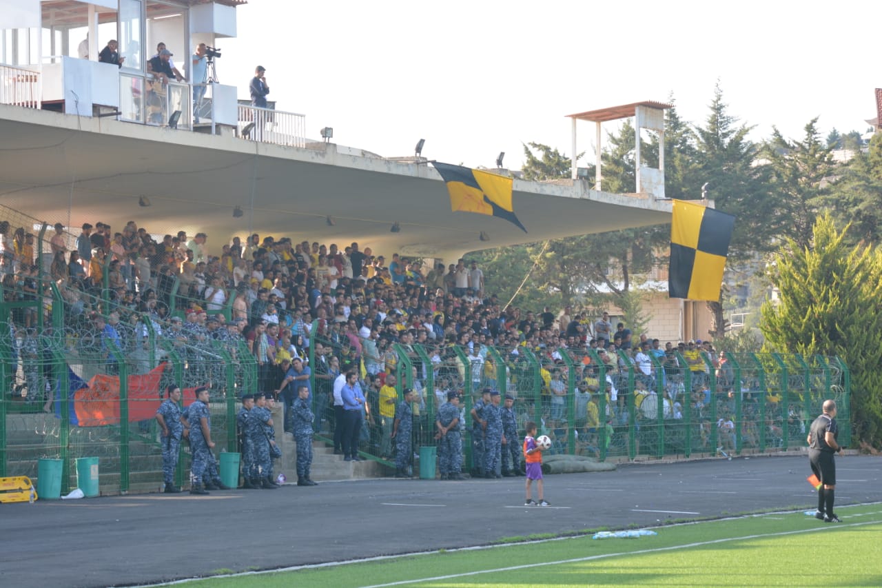 Football Lebanon - تغريم ثمانية أندية في الاولى والثانية