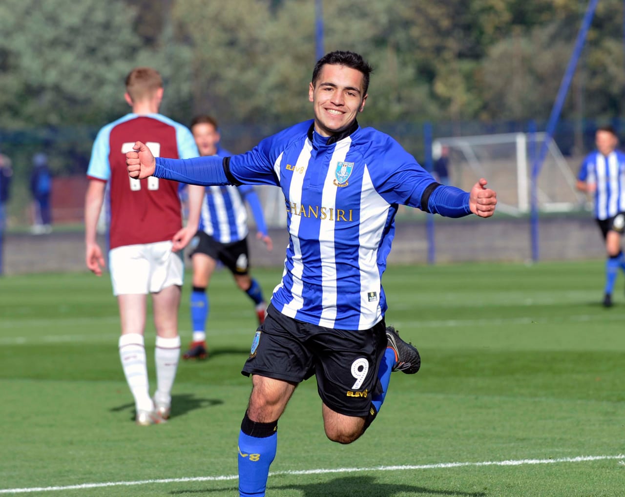 Football Lebanon - هاتريك نارية لحمود في شباك بيرنلي