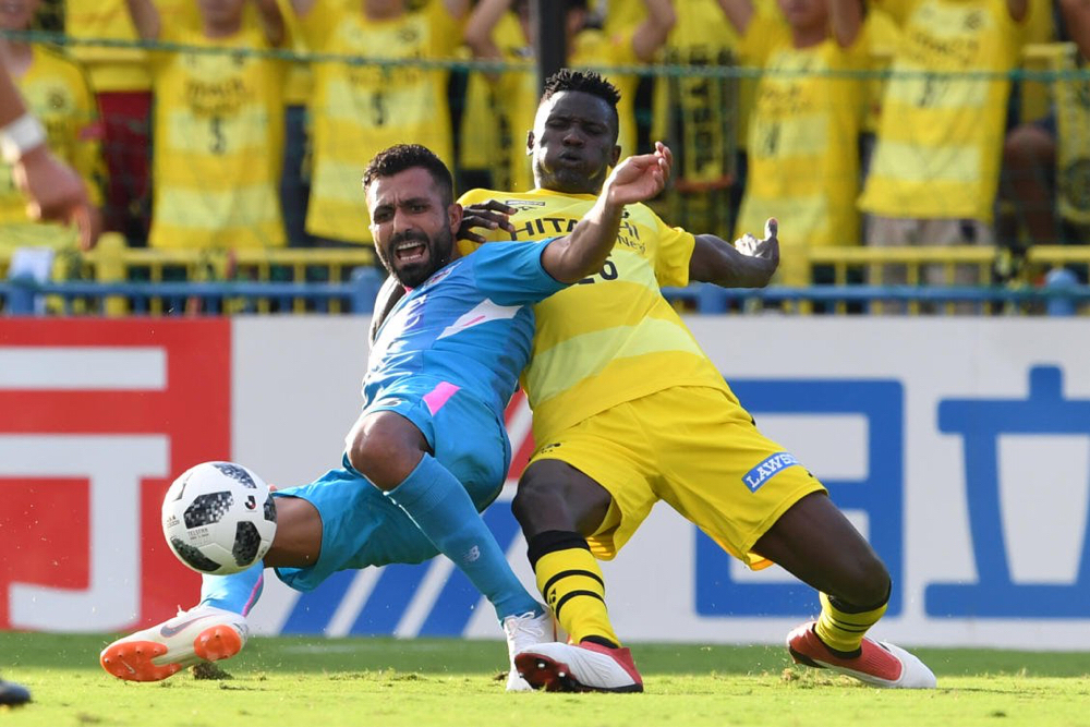 Football Lebanon - العمري يفوز مع ساغان في مباراته العاشرة ويصبح على بعد خطوة من بر الأمان