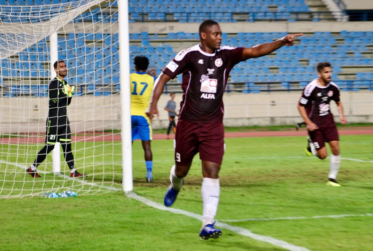 Football Lebanon - النجمة ينتزع الصدارة بفوزه على الصفاء