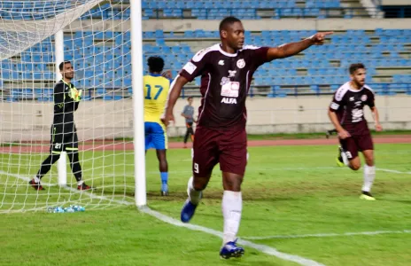 Football Lebanon - النجمة ينتزع الصدارة بفوزه على الصفاء