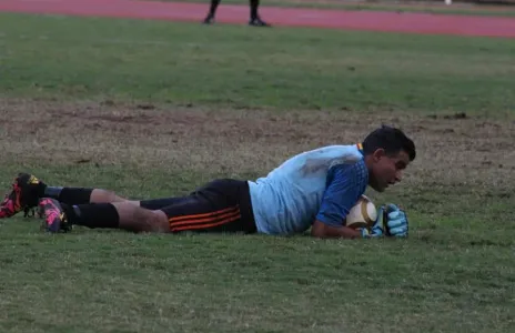 Football Lebanon - لاعب مخضرم في حراسة مرمى الفريق الجنوبي