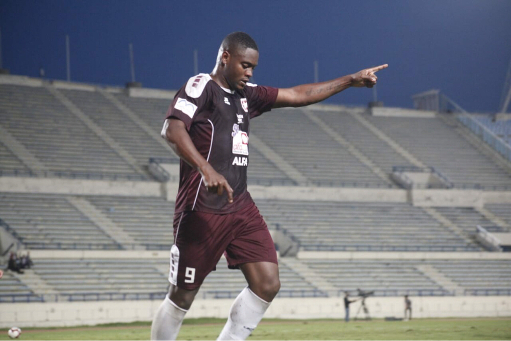 Football Lebanon - النجمة يفسخ عقد دوس سانتوس بالتراضي ويبدأ البحث عن بديل