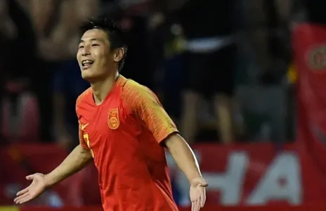 Football Lebanon - الصيني زهي أكبر لاعبي كأس آسيا