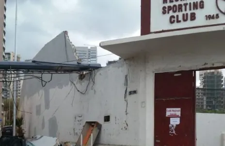 Football Lebanon - العاصفة تسبب أضرار في ملعب النجمة