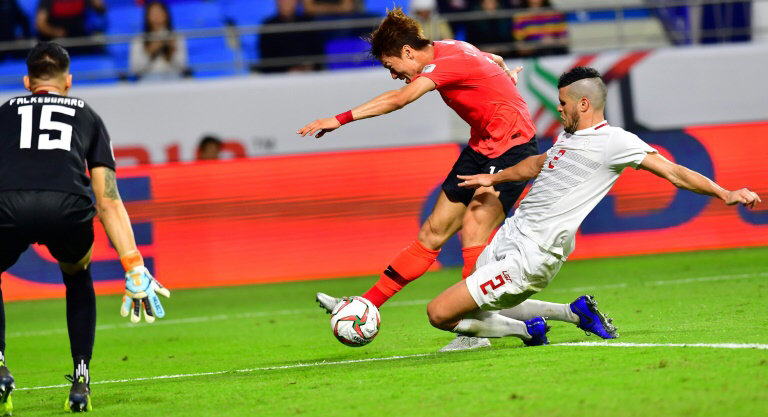 Football Lebanon - كأس آسيا 2019: فوز صعب لكوريا الجنوبية على حساب الفيليبين