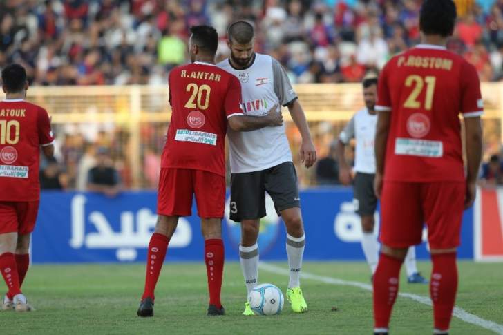 Football Lebanon - تكريم عنتر بحضور نجوم برشلونة