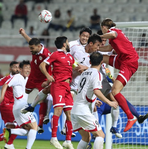 Football Lebanon - المنتخب اللبناني يعود من كأس أسيا ومصير رادولوفيتش معلق