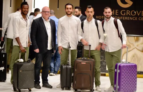 Football Lebanon - وصول بعثة العهد الى المنامة