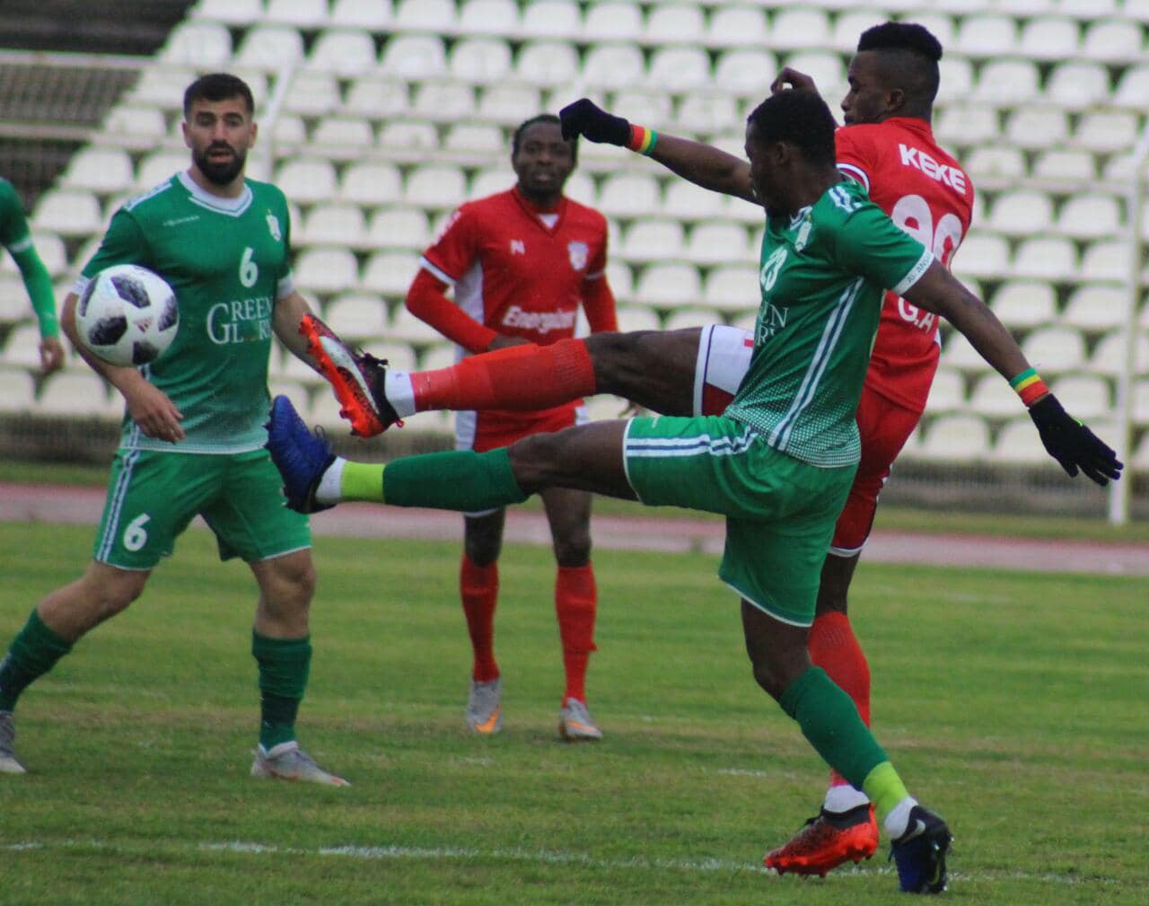 Football Lebanon - الأنصار يقلص الفارق مع النجمة قبل الديربي