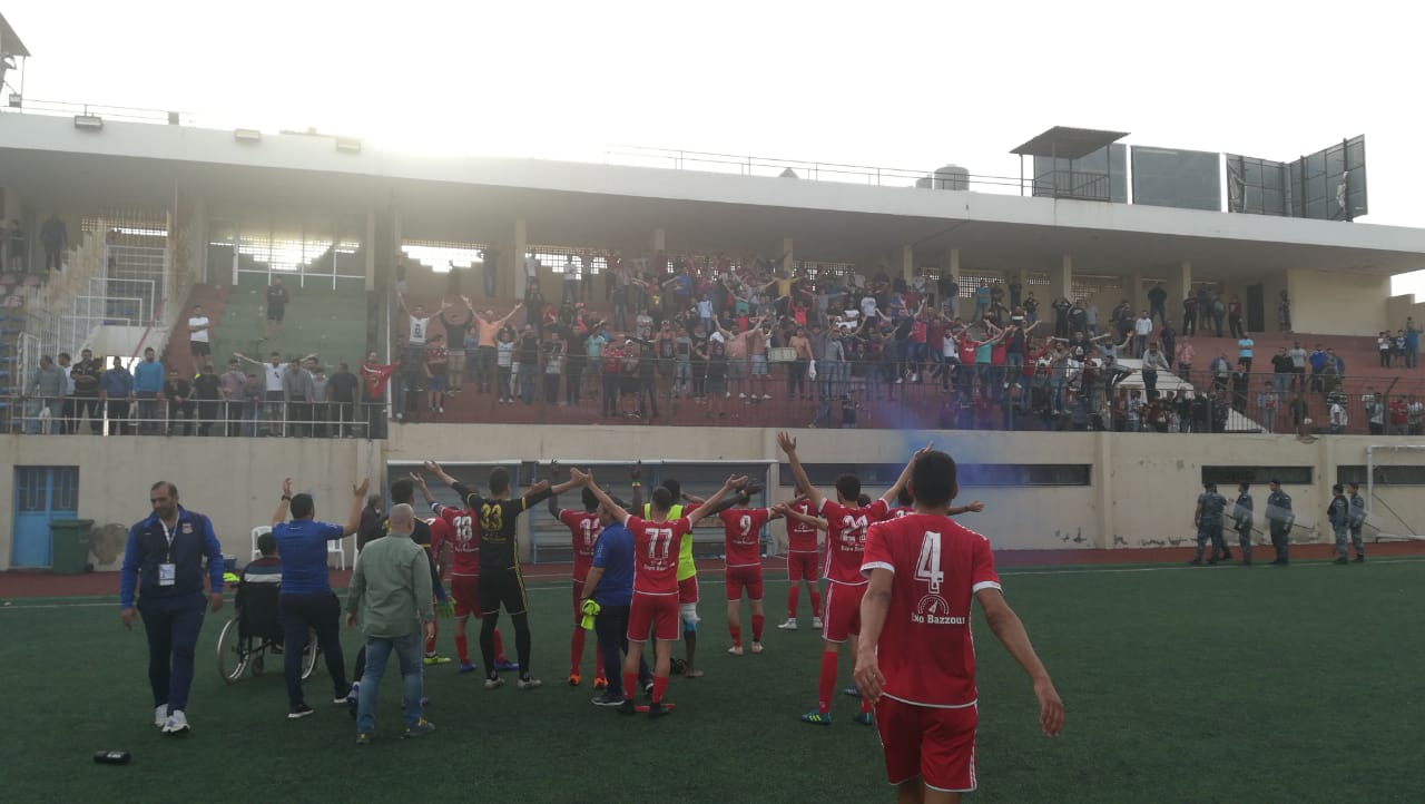 Football Lebanon - التضامن صور يضمن البقاء بفوز غالي على الأخاء
