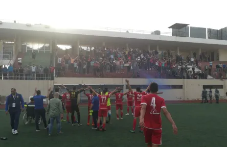 Football Lebanon - التضامن صور يضمن البقاء بفوز غالي على الأخاء