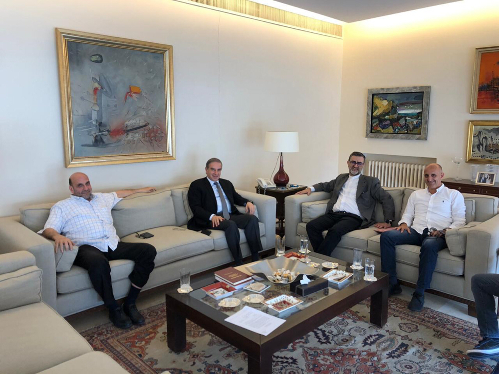 Football Lebanon - الراسينغ والسلام يطالبان الإتحاد بالاستقالة الفورية