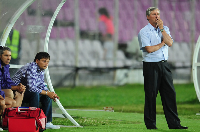Football Lebanon - مقال من ثلاثة منتخبات ومرشح لتدريب لبنان