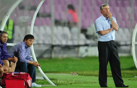 Football Lebanon - مقال من ثلاثة منتخبات ومرشح لتدريب لبنان