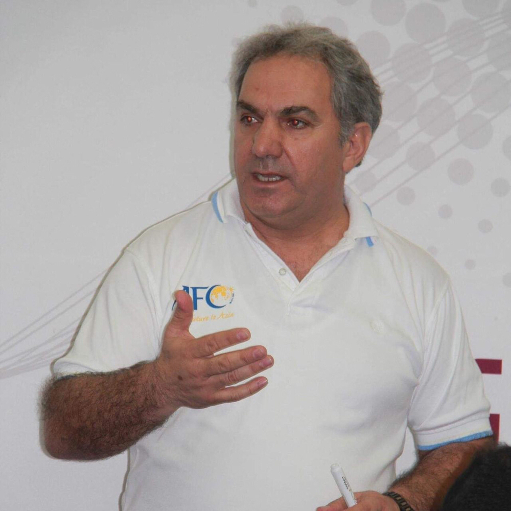 Football Lebanon - الأردني صوقار مدربا للسلام زغرتا