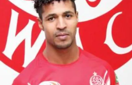 Football Lebanon - مدافع الأخاء السابق الى السلام زغرتا