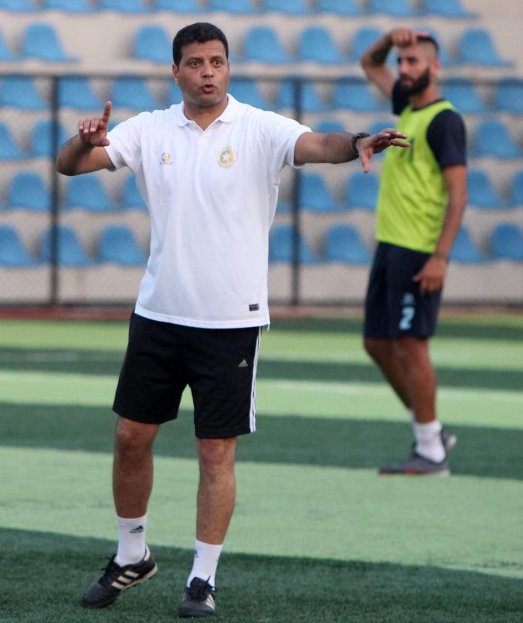 Football Lebanon - عظيمة مدرب النجمة الأفضل في عمان