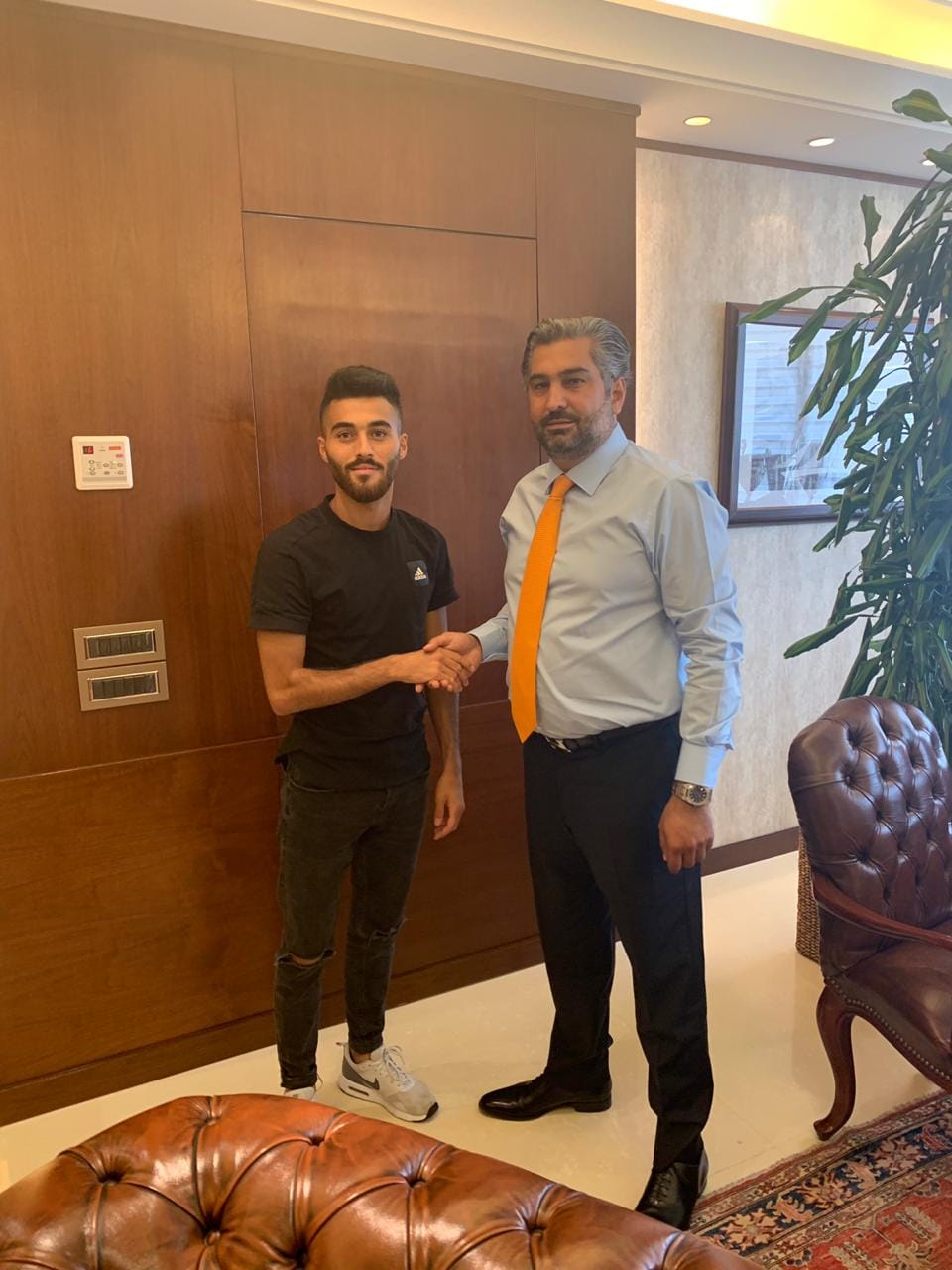 Football Lebanon - النجمة يجدد عقد لاعبه بدر