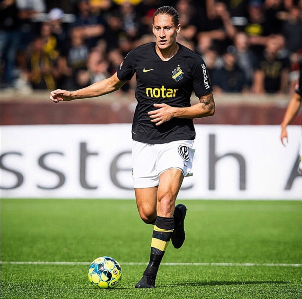 Football Lebanon - آيك يحافظ على صدارته للدوري السويدي