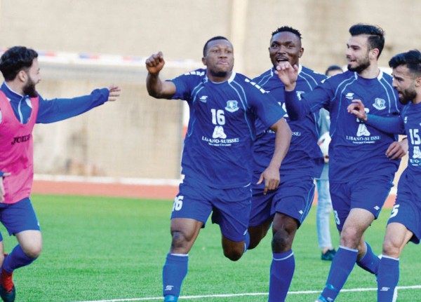 Football Lebanon - الراسينغ يجدد عقد باباتوندي واونيكا